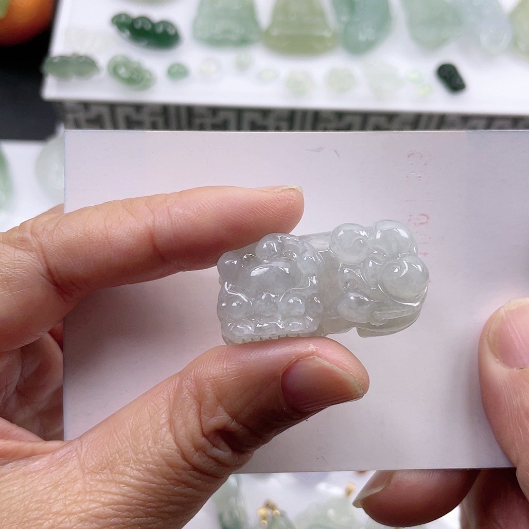 翡翠颈饰未镶嵌貔貅