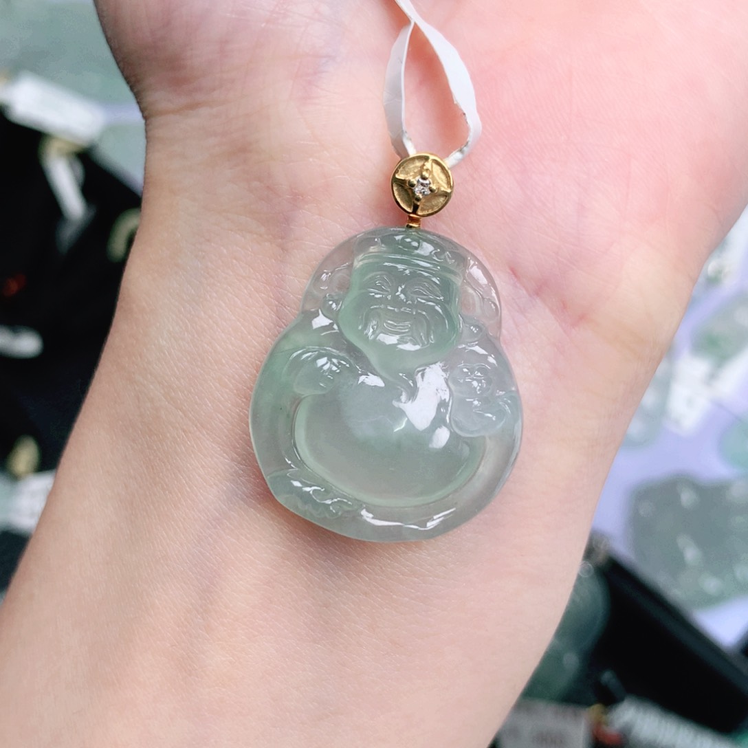 翡翠18K金镶嵌颈饰财神爷