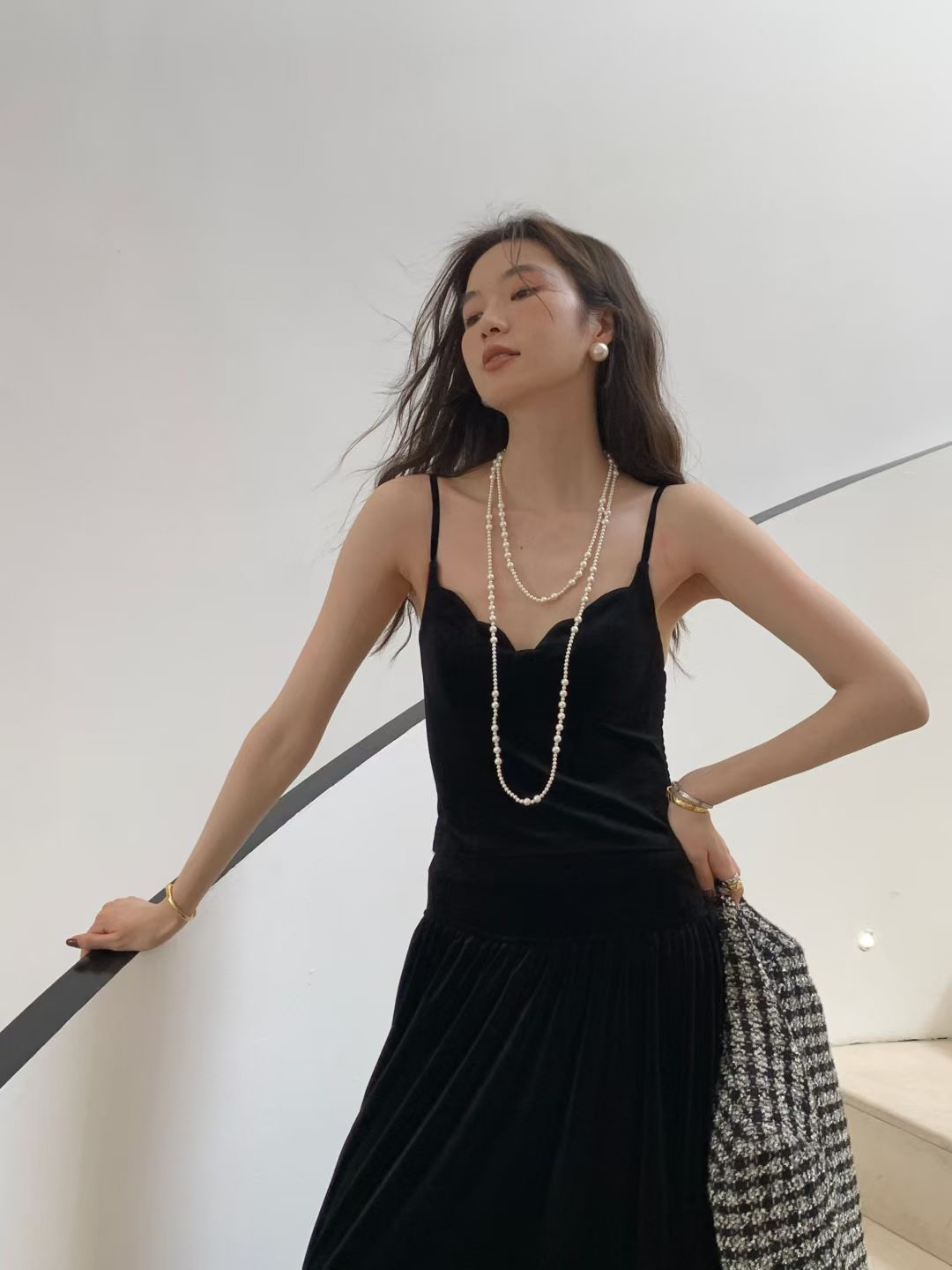【FF】欧货同歀精致气质设计感黑色真丝丝绒小吊带百搭时尚