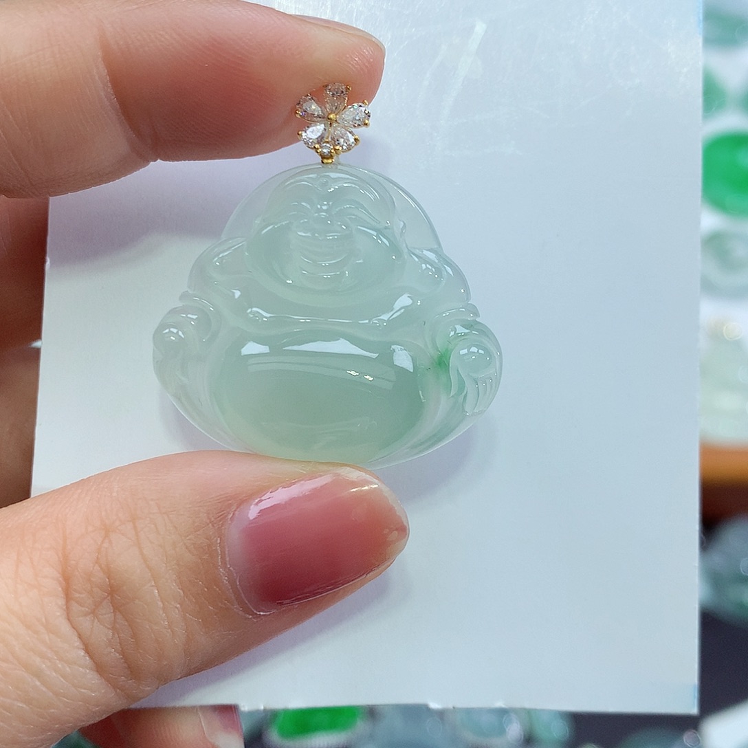 翡翠18K金镶嵌颈饰佛公