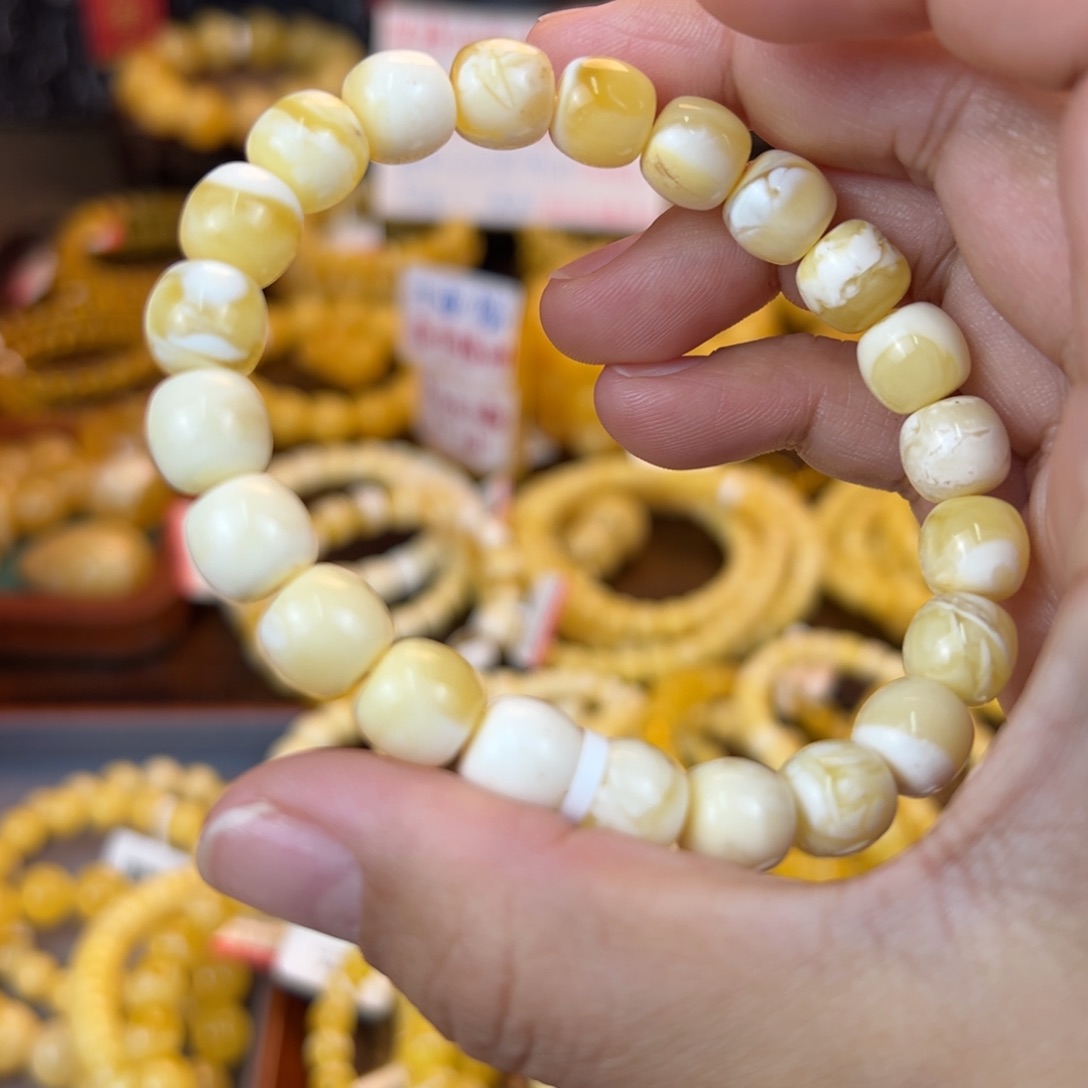 琥珀裸石未镶嵌kjhhhjjhhhj