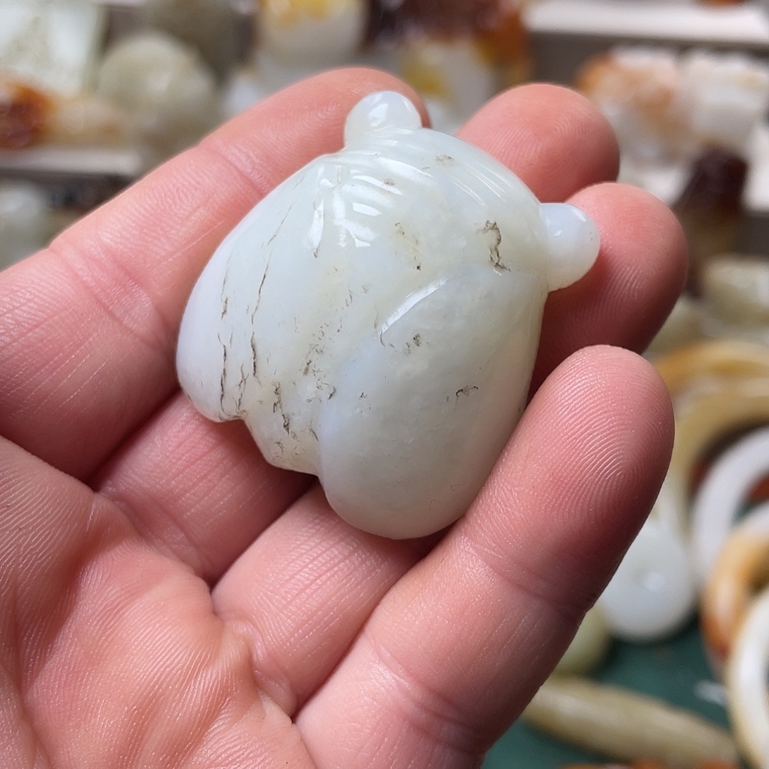 皇***勒和田玉未镶嵌颈饰