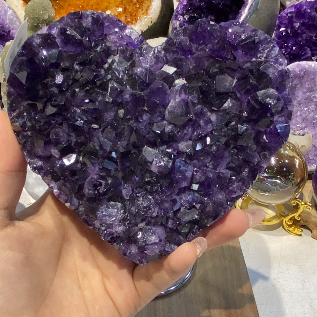 未镶嵌紫晶大型摆件（非配饰）爱心帝王紫