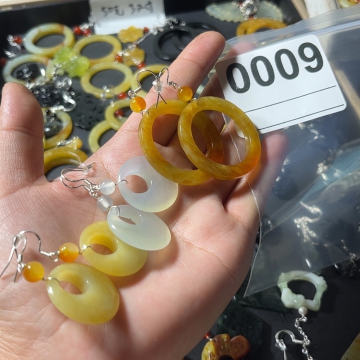 黎***珊蛇纹石玉合金耳饰