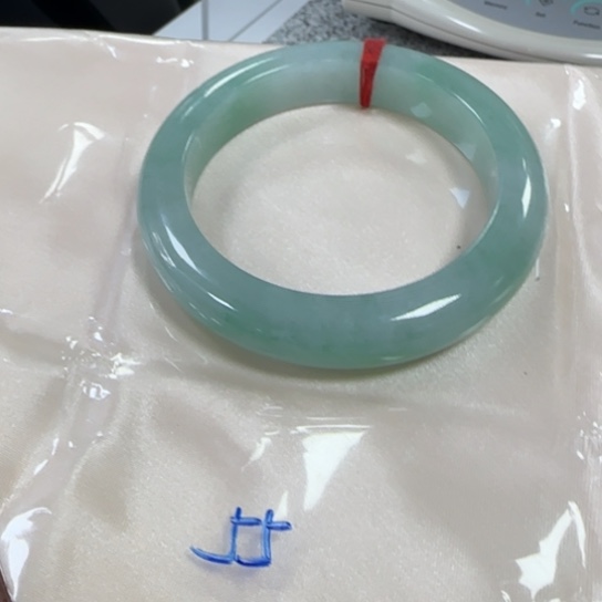 子****翡翠未镶嵌手镯翡翠