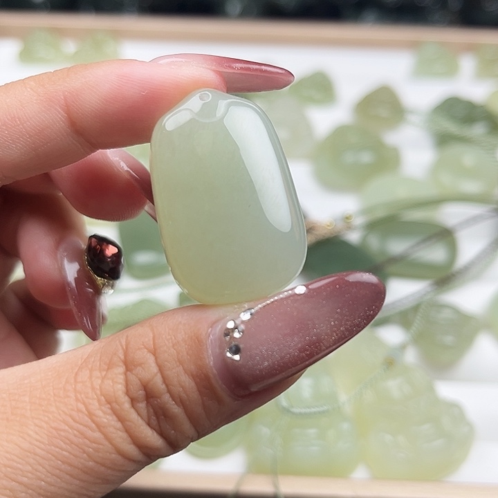 朝***利和田玉未镶嵌颈饰