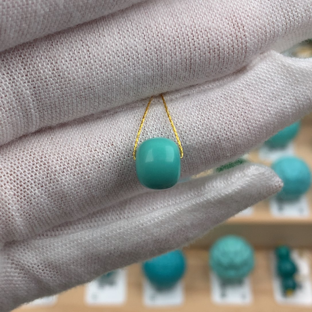 绿松石老型8.4x7.1mm未镶嵌