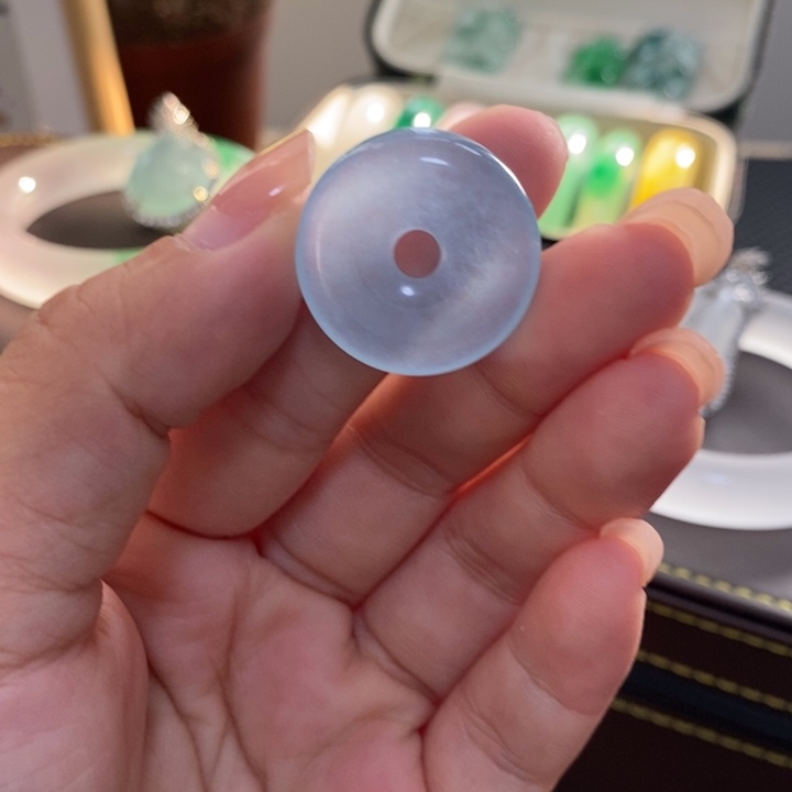 扇子时尚冰透蓝水扣子