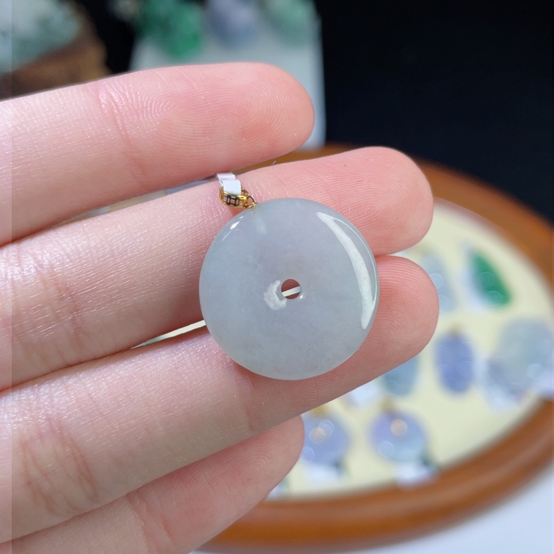 翡翠颈饰18K金镶嵌翡翠