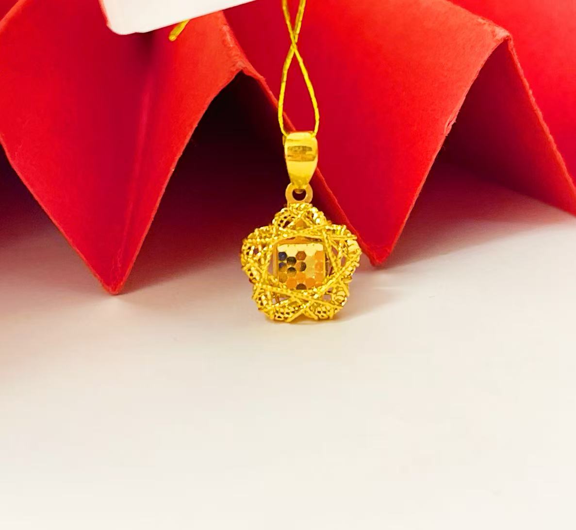 姐妹黄金 足金999 爆闪碎冰冰镂空花丝精致五角星吊坠