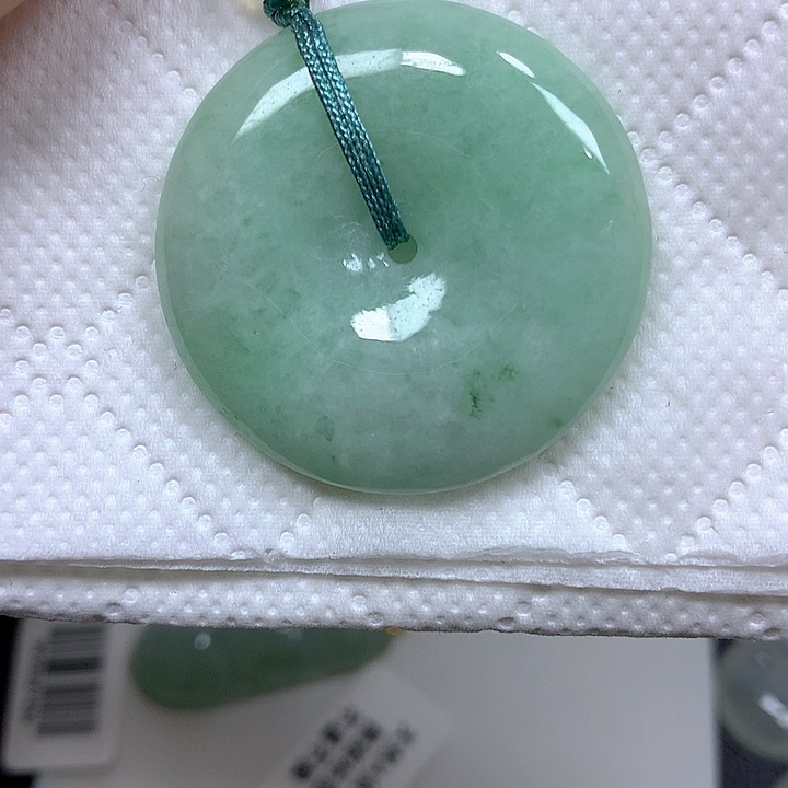 翡翠未镶嵌颈饰挂件