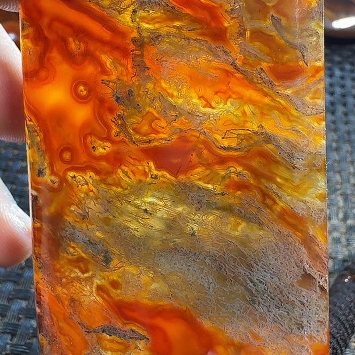 李***发玛瑙/玉髓未镶嵌颈饰