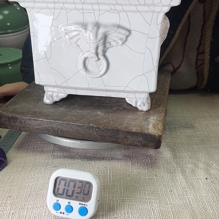 卢***。泳坤堂石湾花盆陶瓷