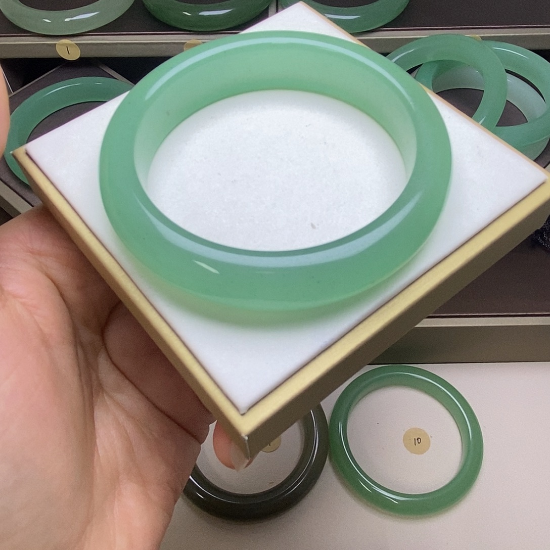 *****东陵石未镶嵌手镯