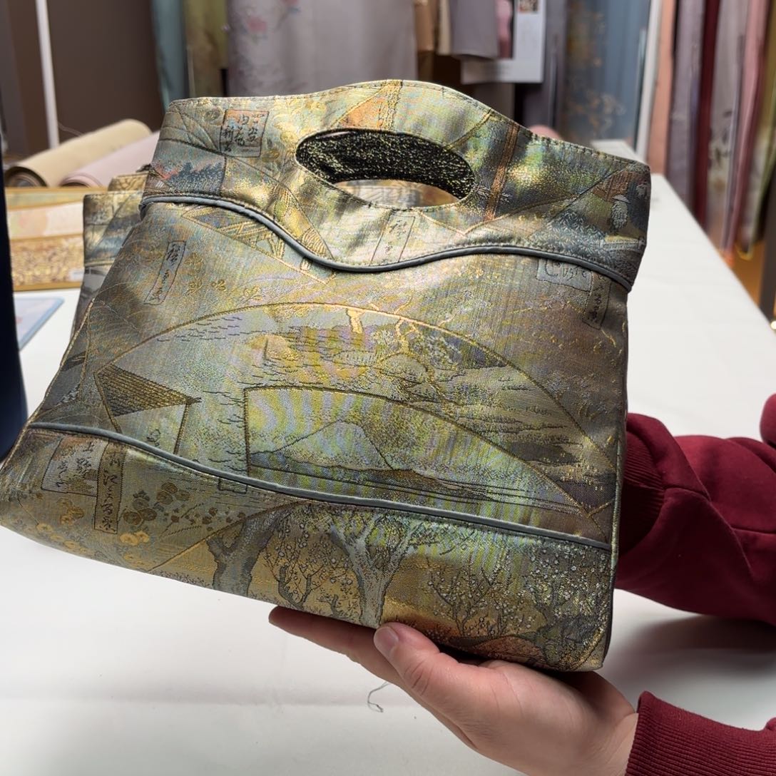 装***猫织绣精选东方韵致，皆藏衣间