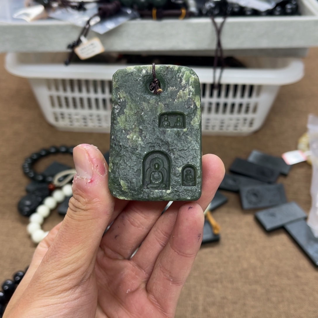 和田玉未镶嵌颈饰