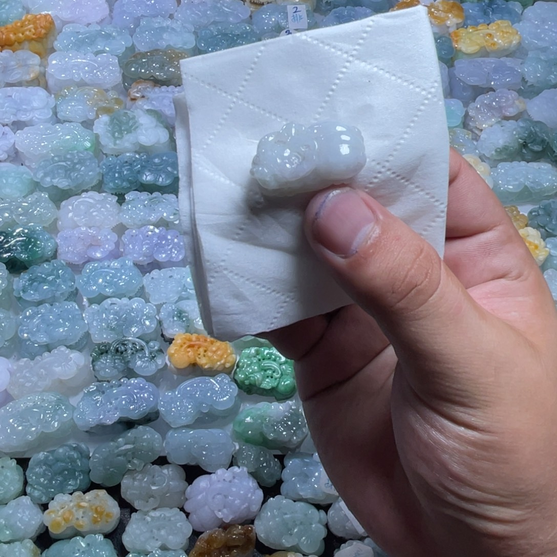 颈饰未镶嵌翡翠天然