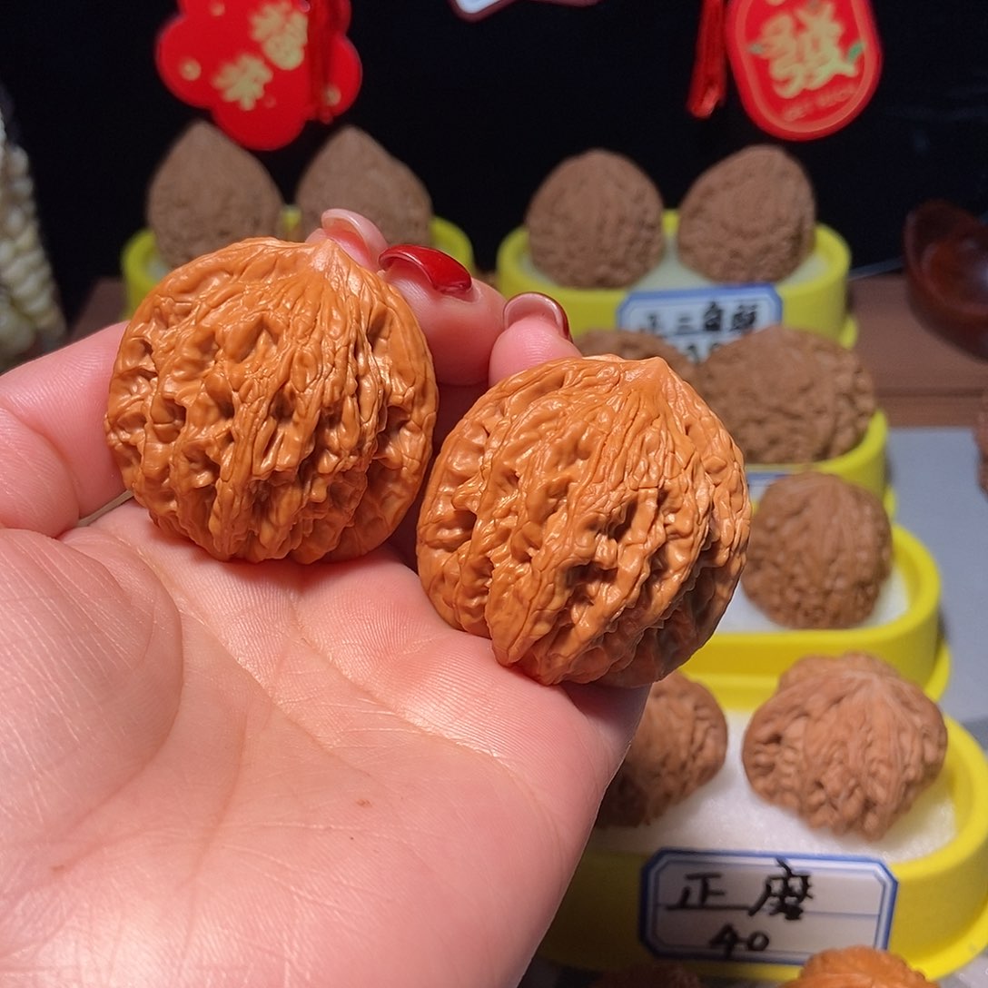 文玩核桃吊坠米**袁虎头