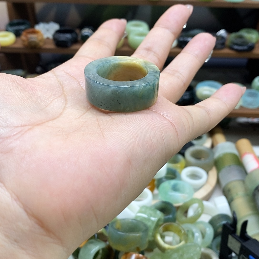 岫玉戒指全品未镶嵌?***。