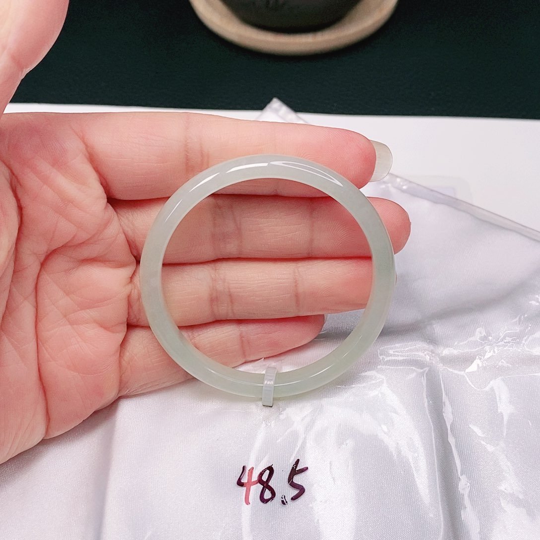 【闪购商品】翡翠手镯未镶嵌正圈48