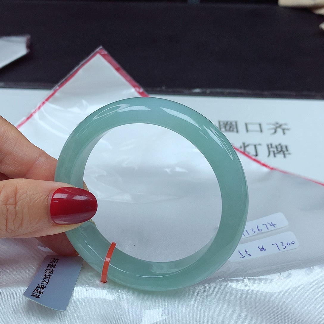 翡翠手镯未镶嵌55圈3674