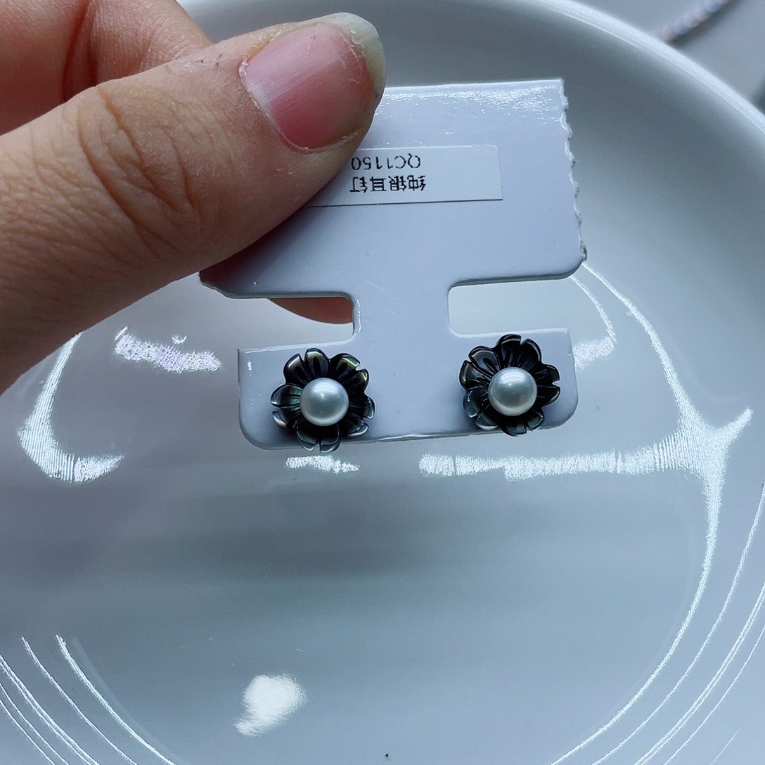 银S925镶嵌耳饰淡水珍珠