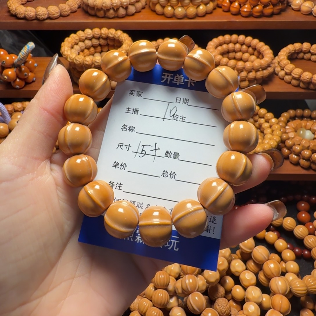 巧***力吊坠猴头核桃鲨鱼