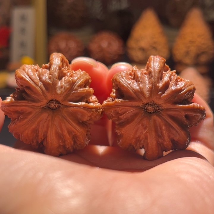 文玩核桃吊坠八棱小将军22