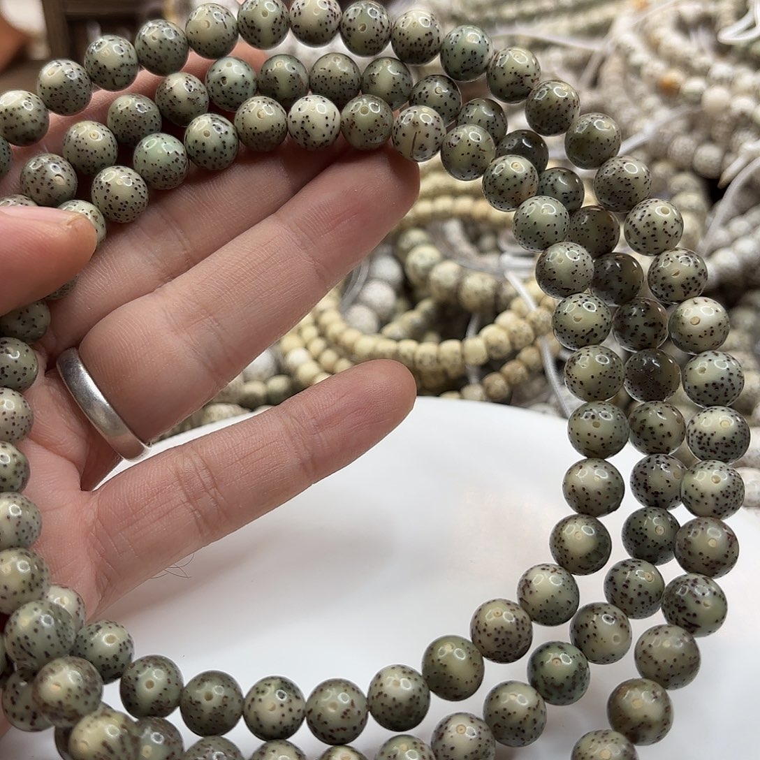 吊坠星月菩提9龙蛋大眼睛