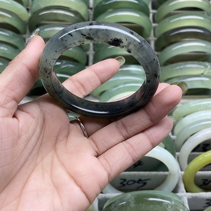 蛇纹石玉未镶嵌手镯291