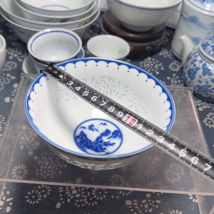 陶瓷青花5寸雕刻福字饭碗