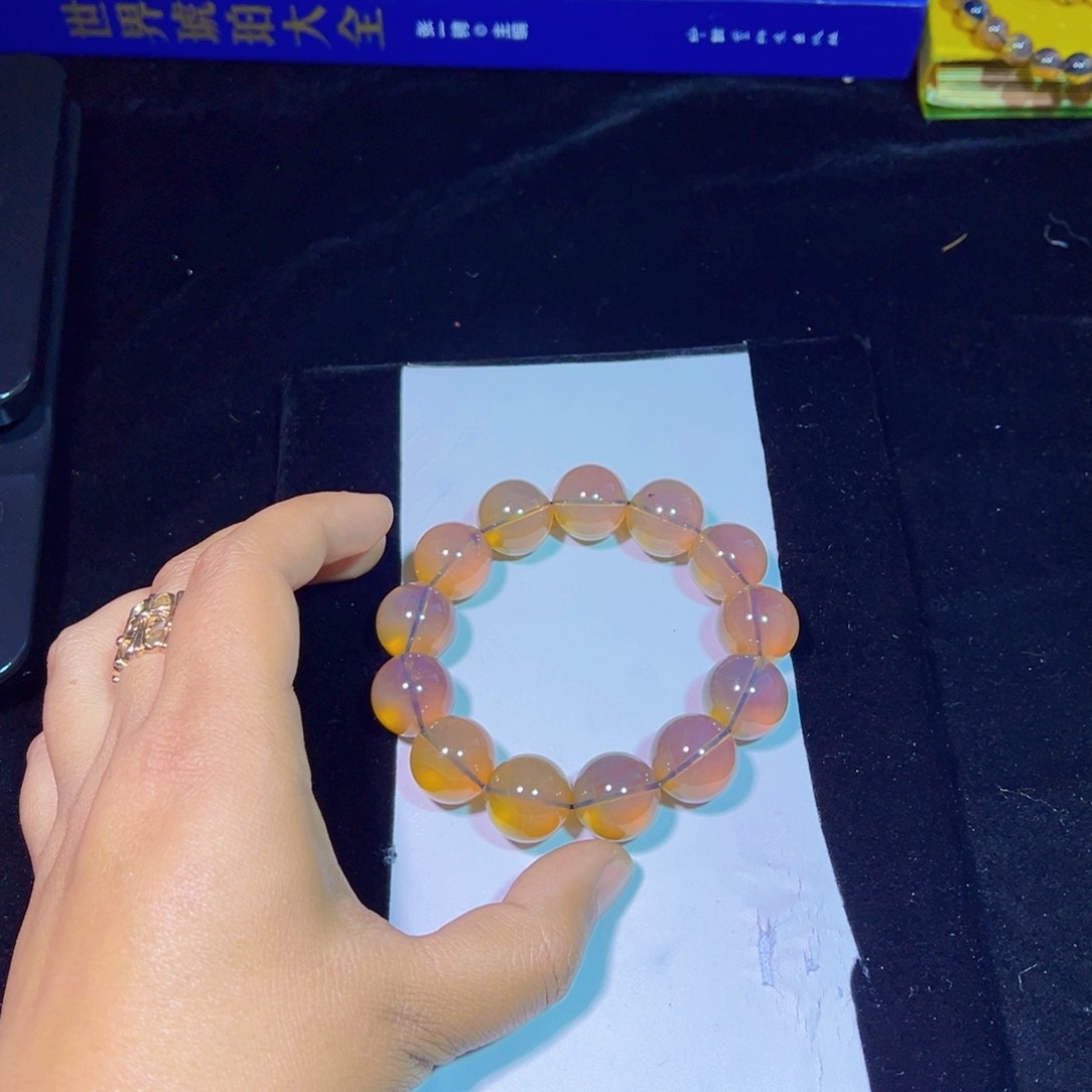 琥珀裸石未镶嵌琥珀