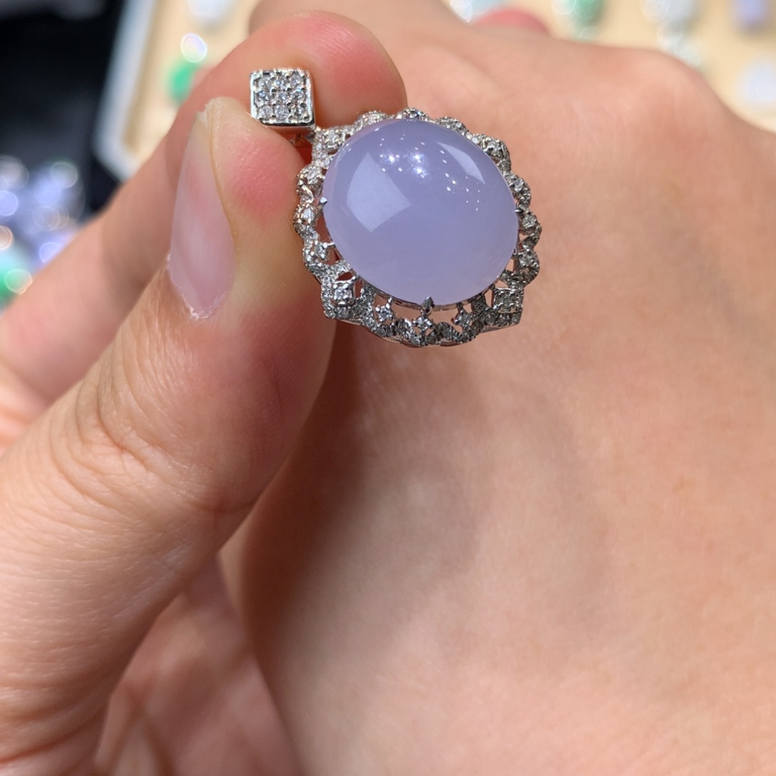 翡翠吊坠(不含链)18K金镶嵌紫罗兰蛋面