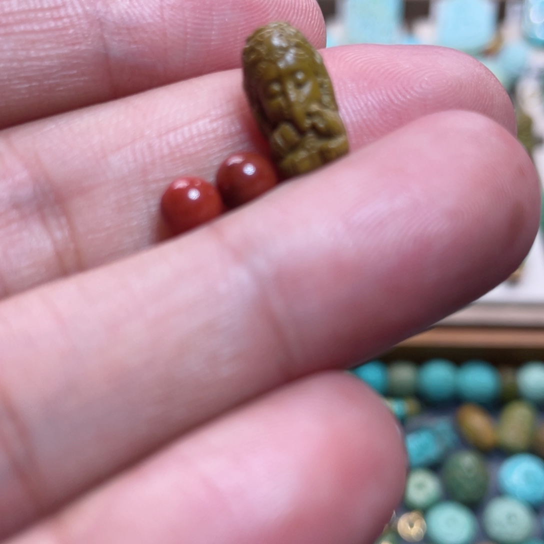 南红玛瑙配饰未镶嵌