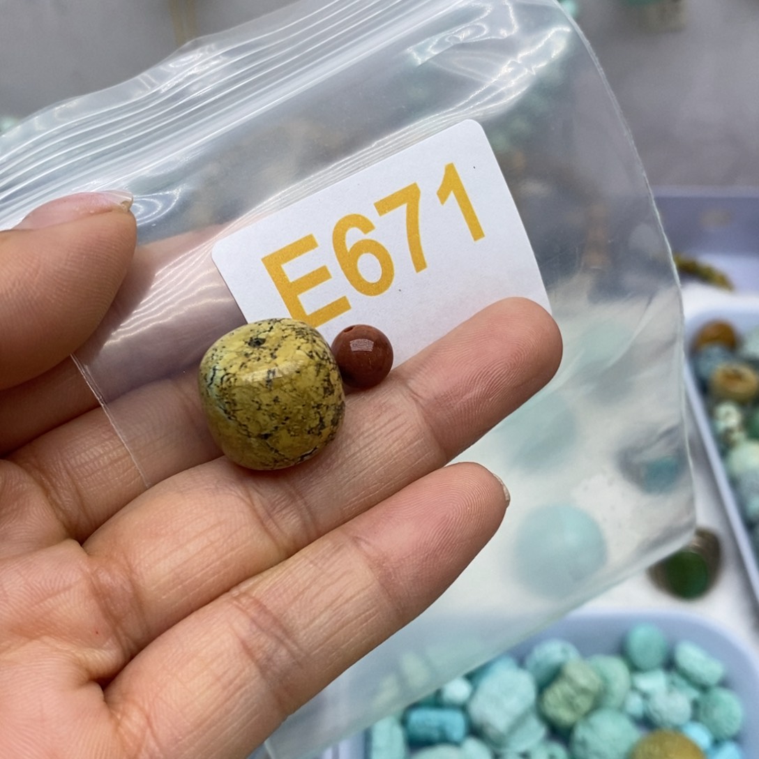 未镶嵌南红玛瑙珠宝奇石