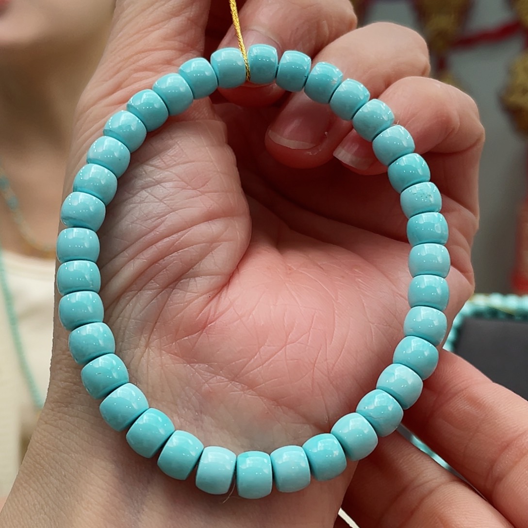 绿松石颈饰未镶嵌