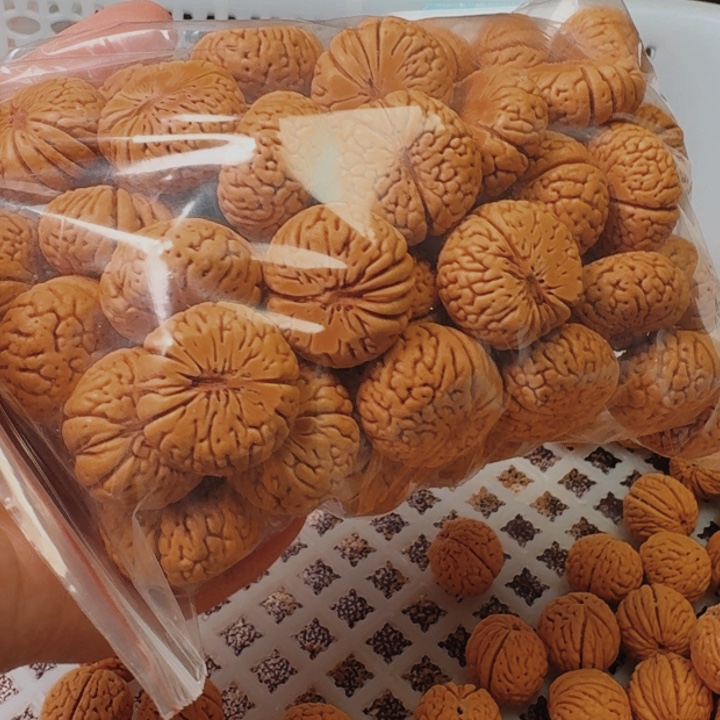 幸****桃核吊坠白月光夹板