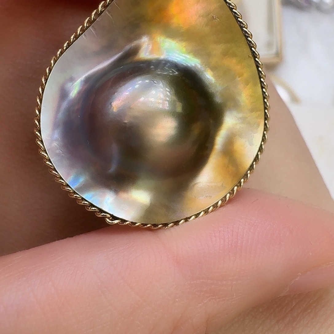 未镶嵌颈饰拼合珍珠（马贝珠）