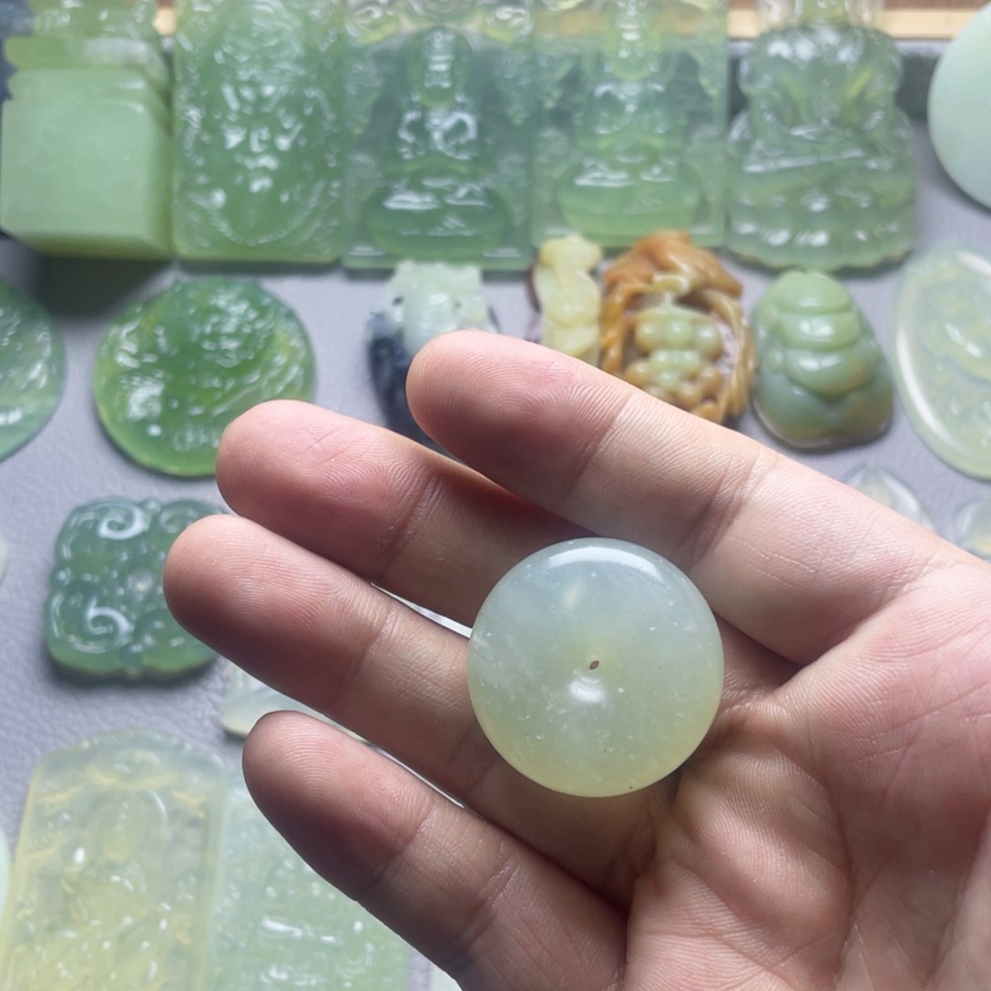蛇纹石玉颈饰未镶嵌翱*