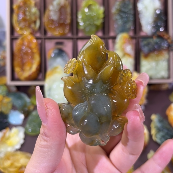 未镶嵌蛇纹石玉颈饰