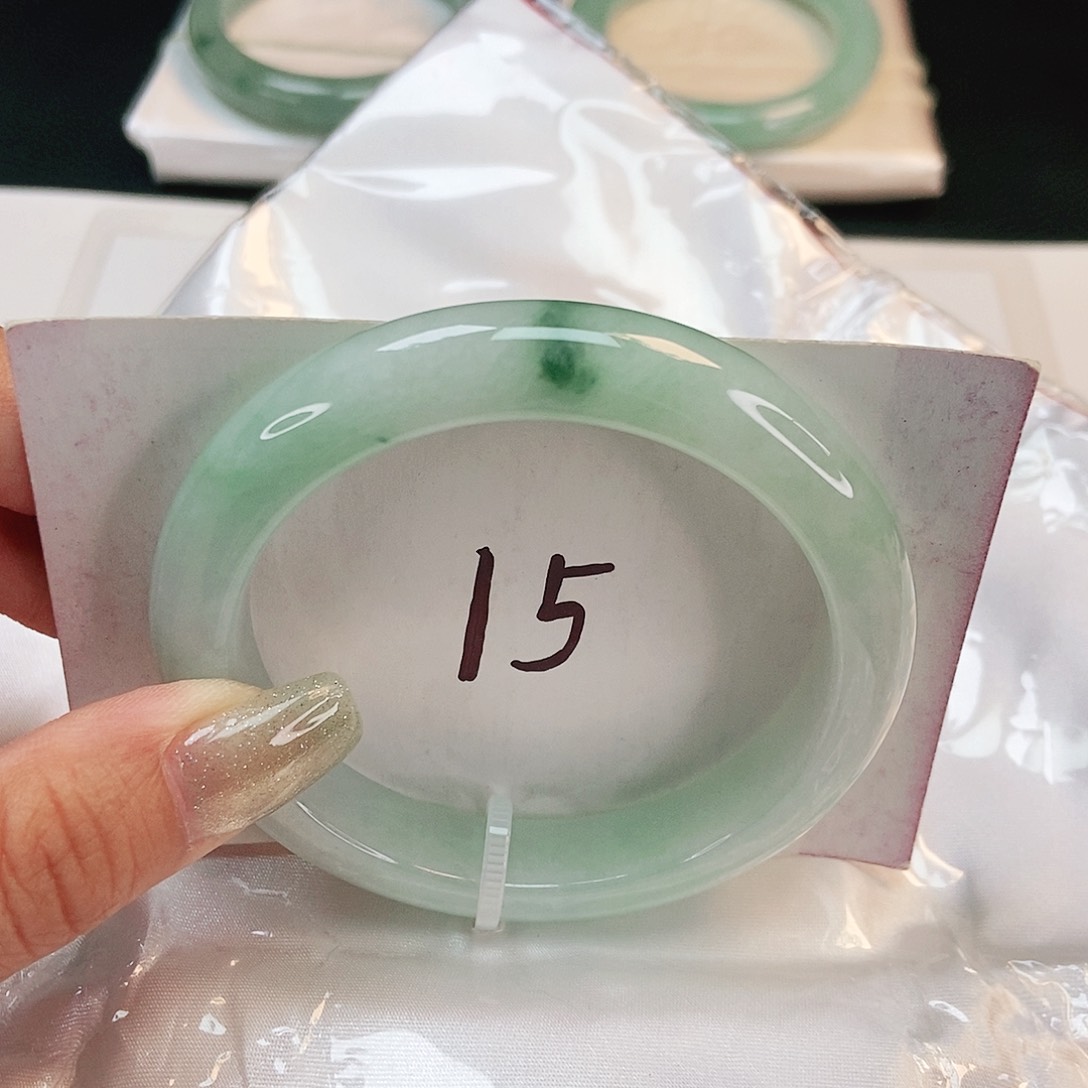 翡翠手镯未镶嵌 正圈55+