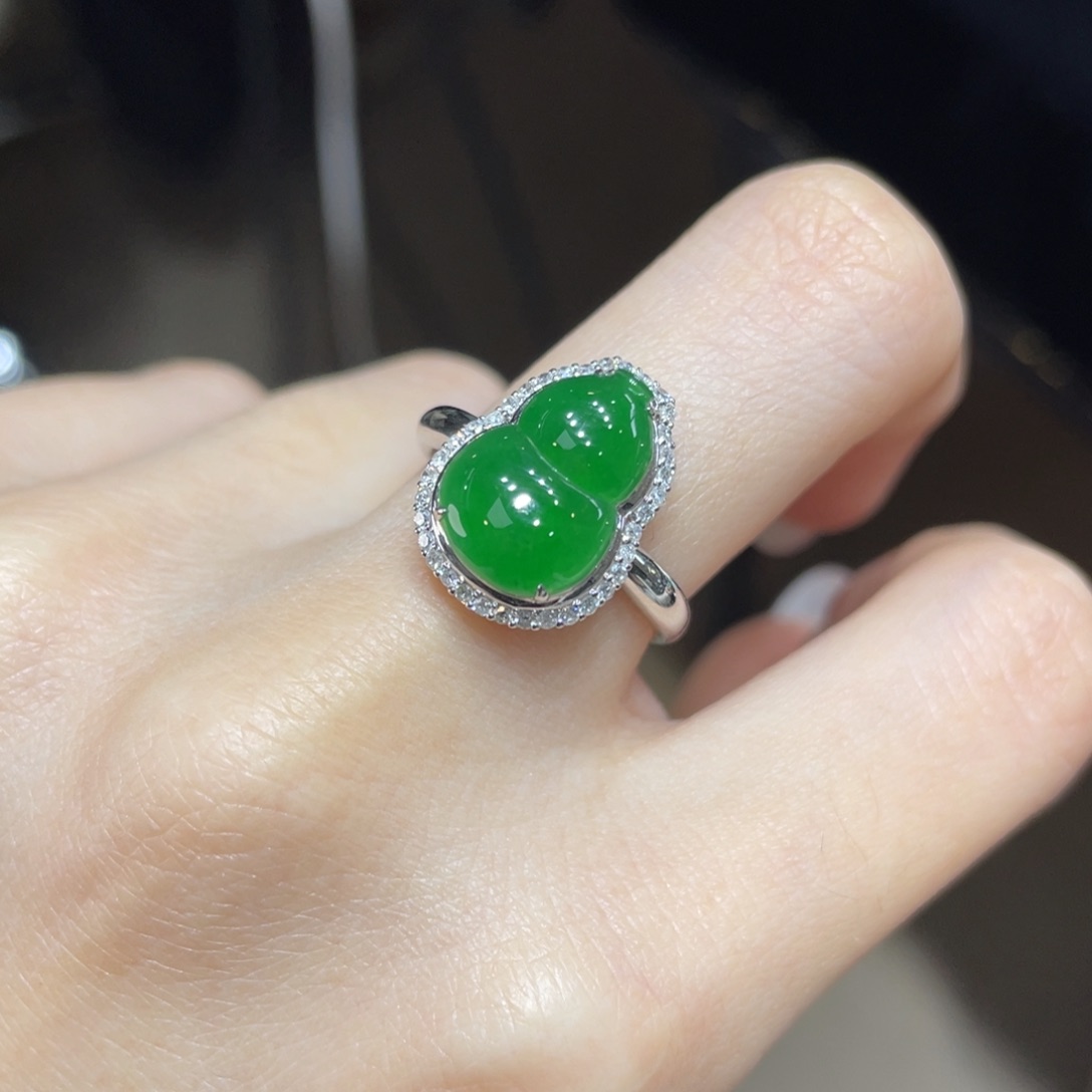 翡翠颈饰18K金镶嵌天然缅甸翡翠a货