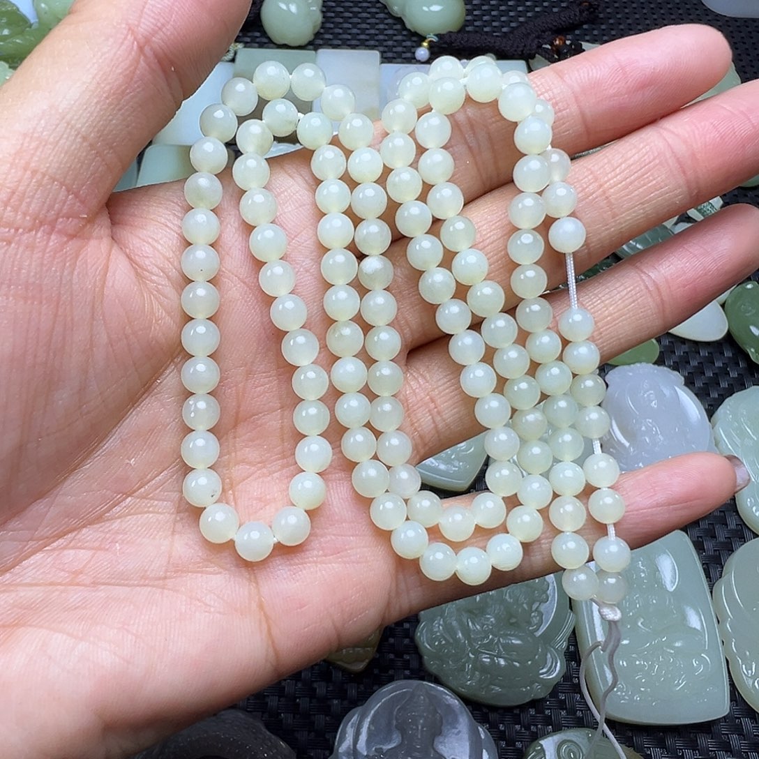 和田玉未镶嵌颈饰卡5.3