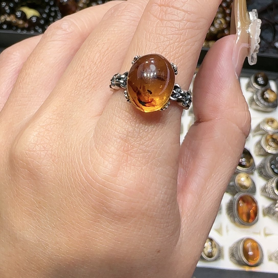 琥珀耳饰未镶嵌?抚顺琥珀