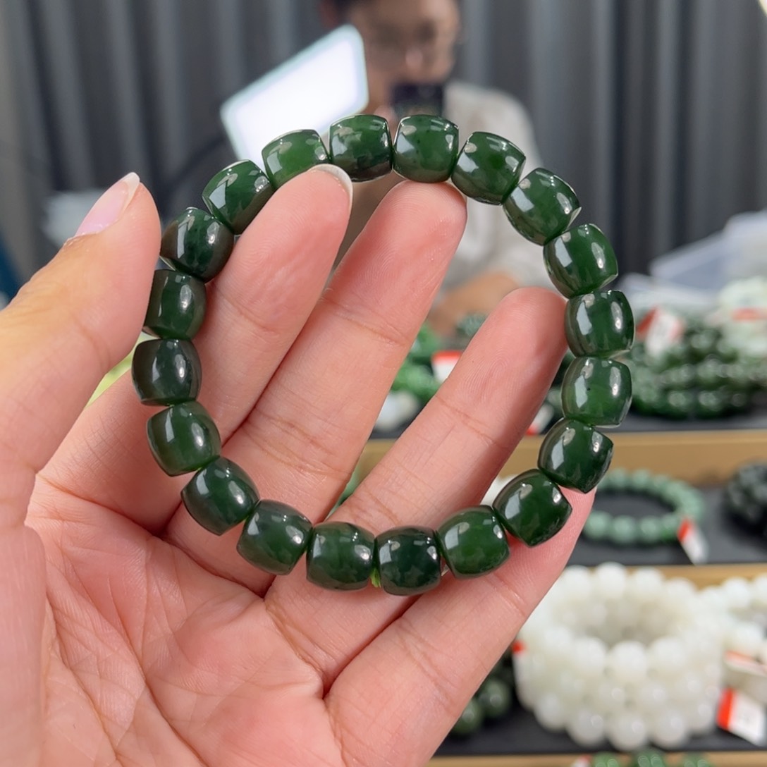 手串未镶嵌和田玉俄料菠菜绿卡10直切