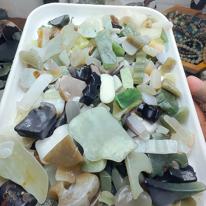 未镶嵌和田玉（糖玉）珠宝半成品