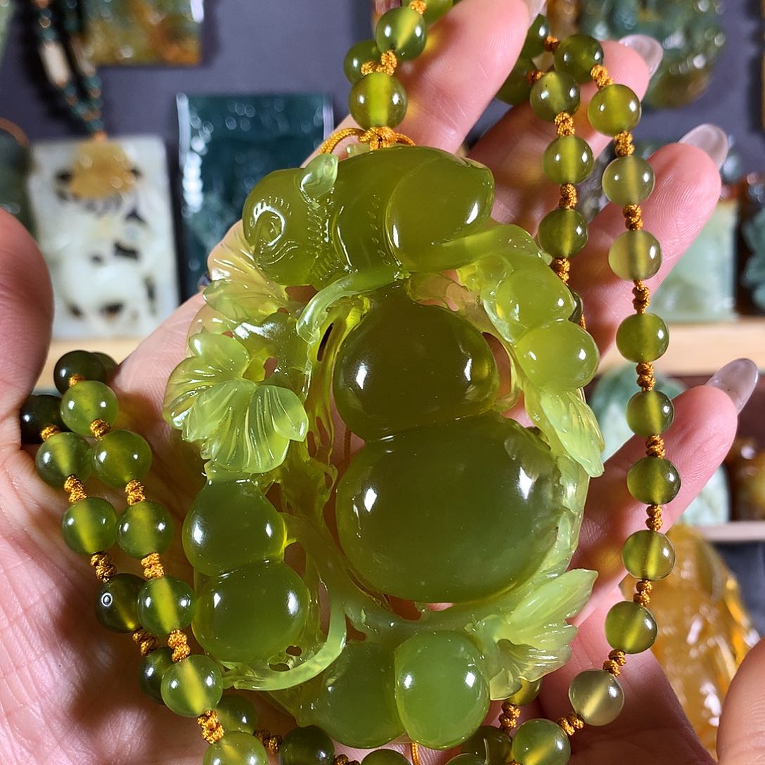 岫玉吊坠(赠链)未镶嵌小*莓