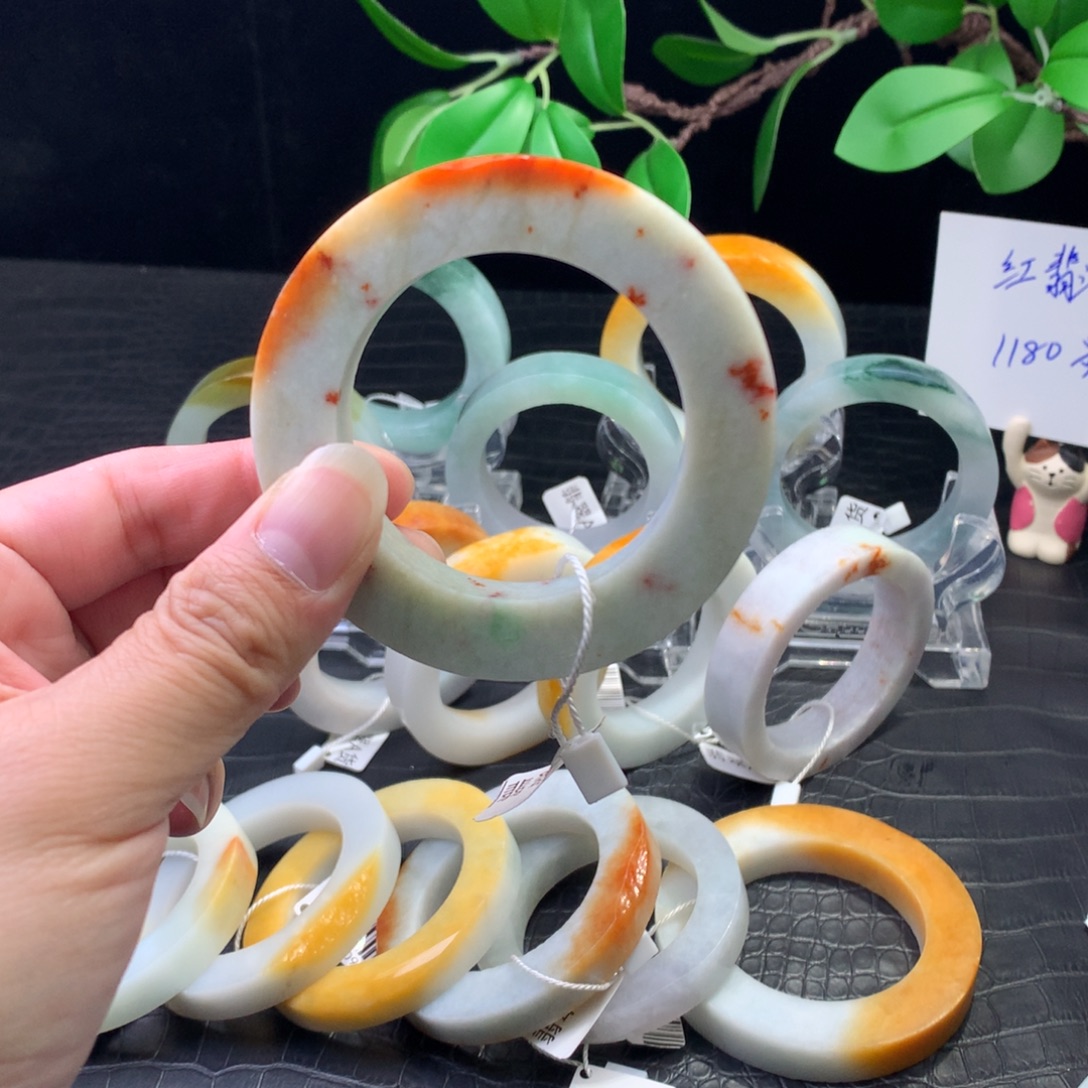 定制翡翠未镶嵌手镯