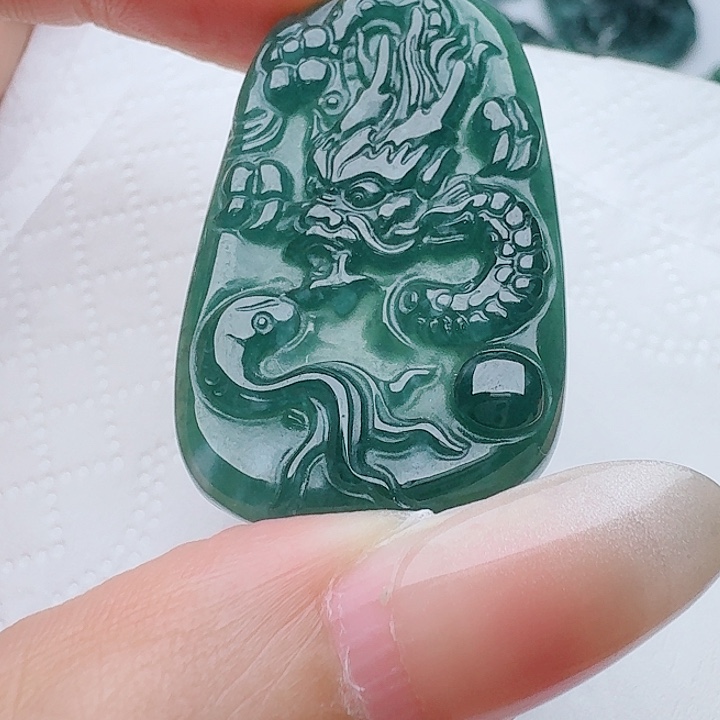 颈饰未镶嵌翡翠多样性发其一