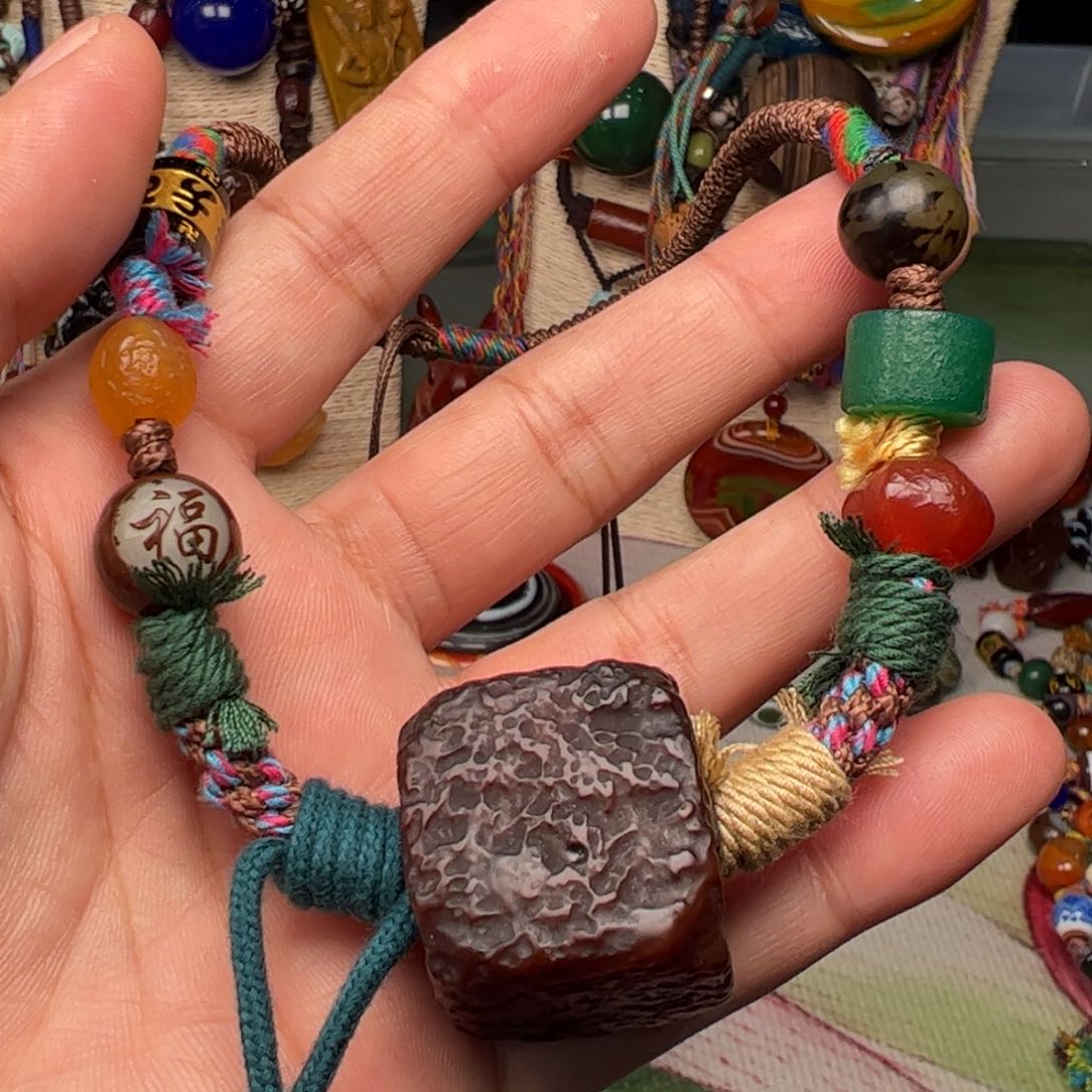 玛瑙/玉髓颈饰未镶嵌